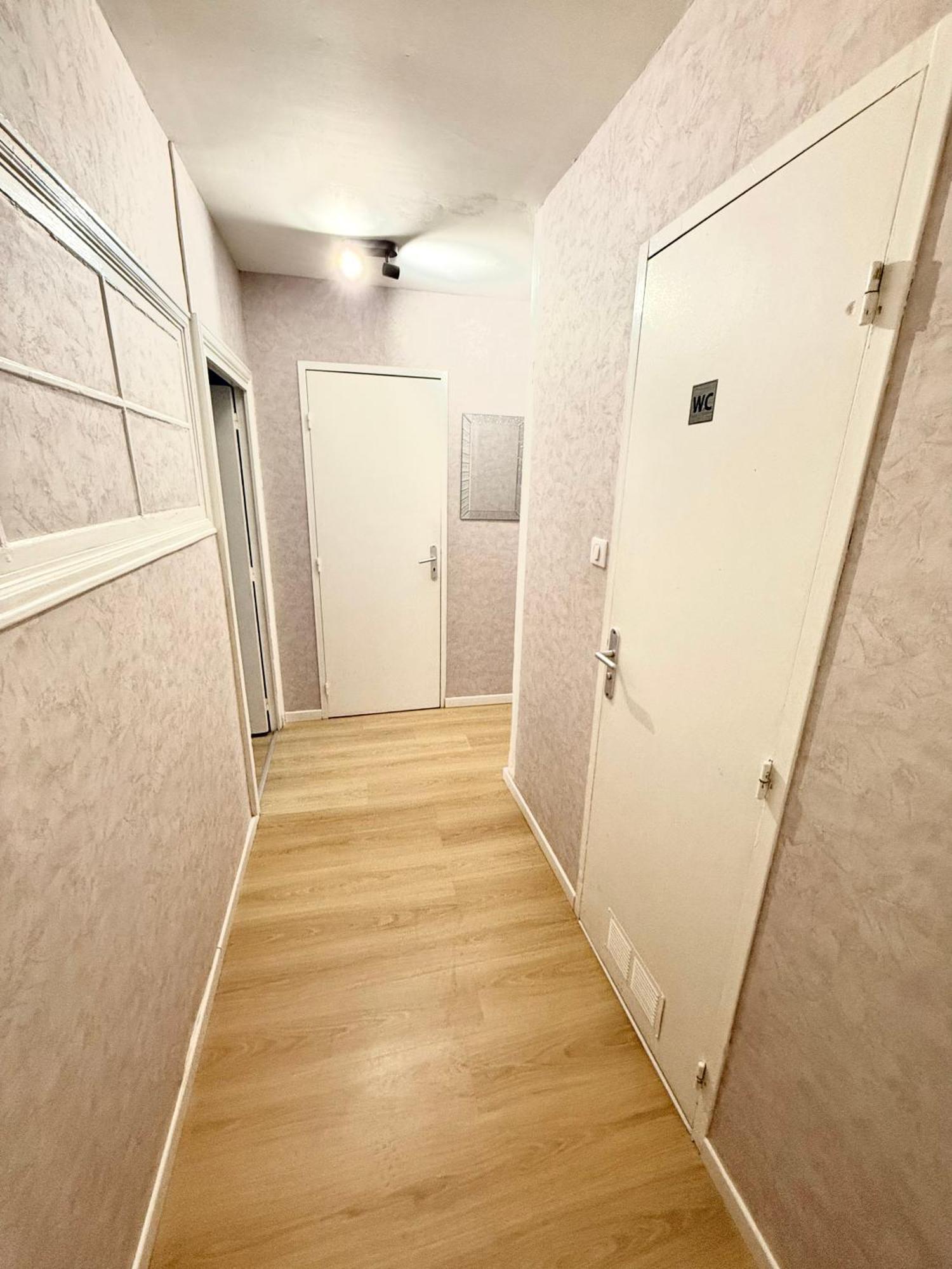 Le Retro Apartment Saint-Laurent-sur-Saone Bagian luar foto